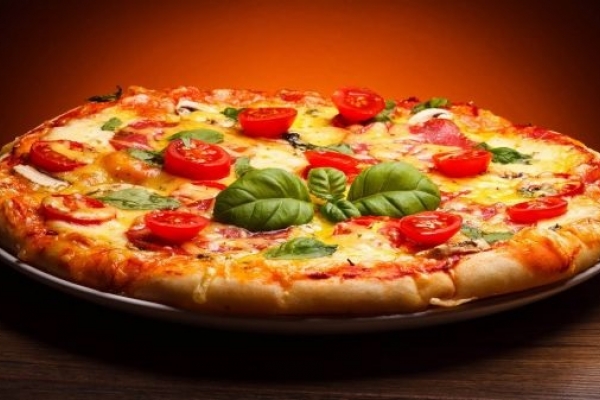 Pizza Média